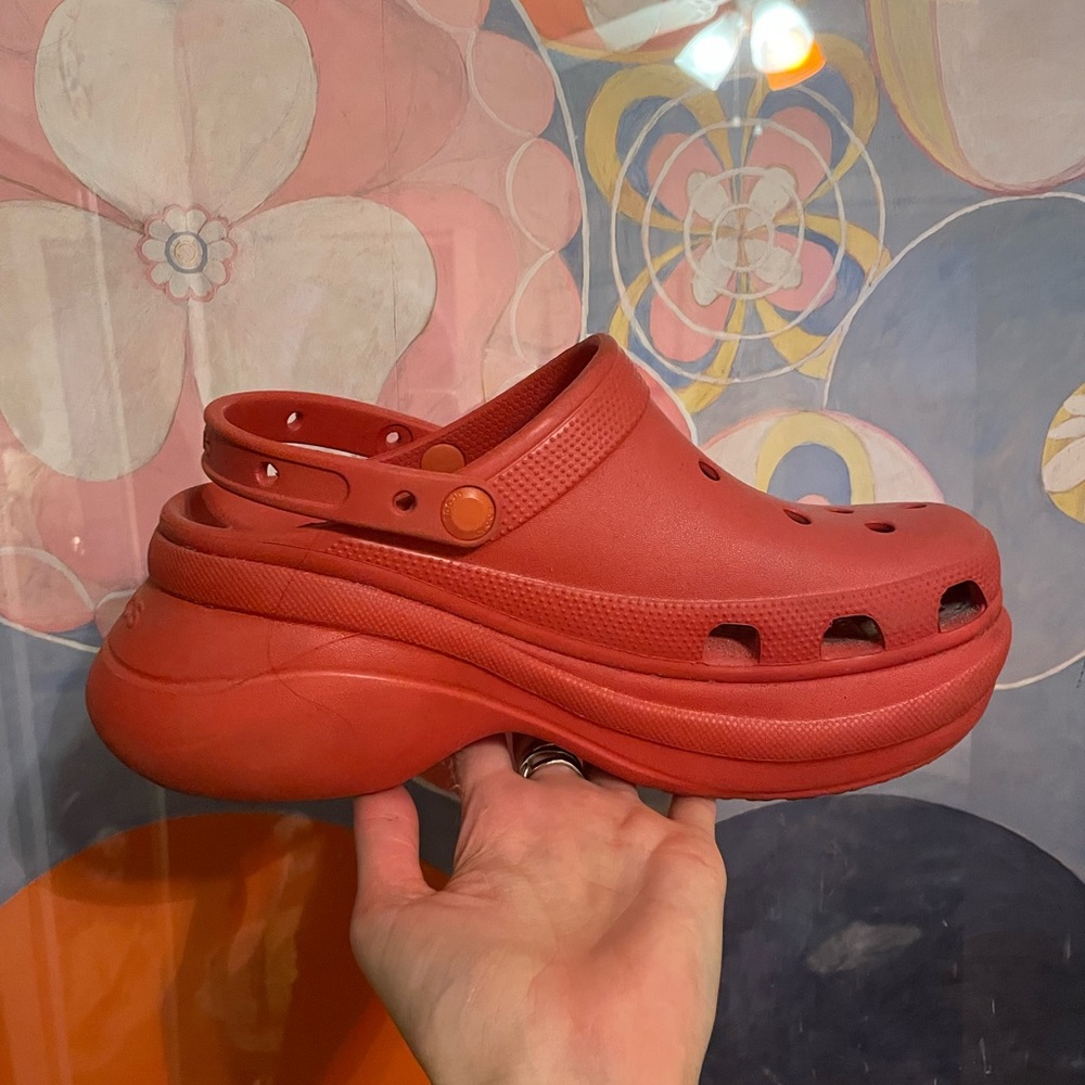 Bae platform crocs in tomato red!